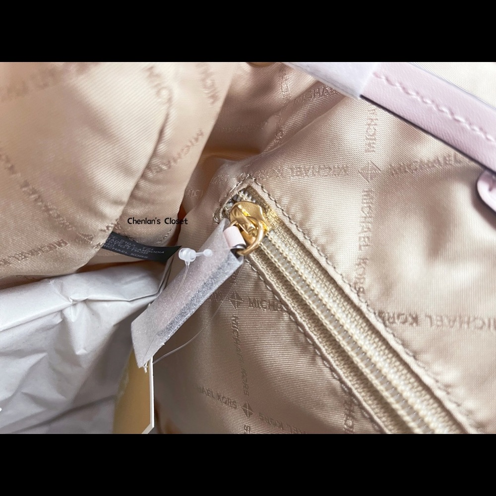 🌸NeW! Michael Kors LG Chain Backpack - Picture 6 of 7